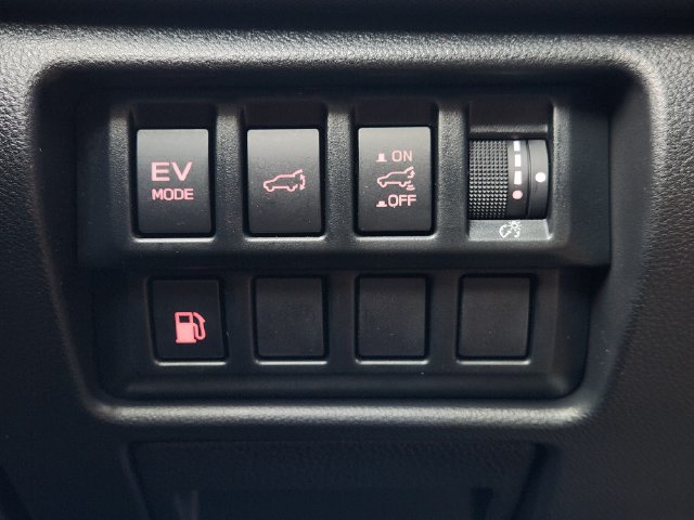 Used 2025 Subaru Forester Limited AWD/4WD image 24