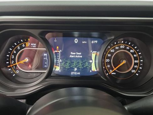 Used 2025 Jeep Gladiator Sport AWD/4WD image 18