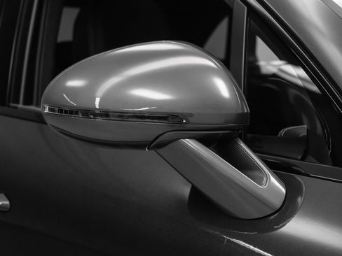 Used 2025 Porsche Macan Turbo image 13