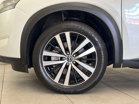 Used 2023 Nissan Pathfinder Platinum image 10