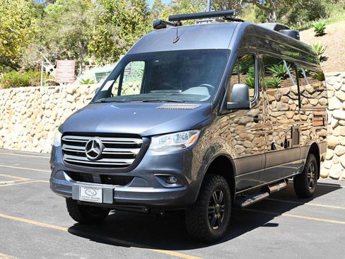 Used 2022 Mercedes-Benz Sprinter 2500 image 1