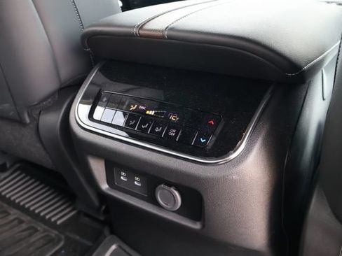 Used 2025 Nissan Armada SL w/ Captain's Chari Seat Package RWD image 9
