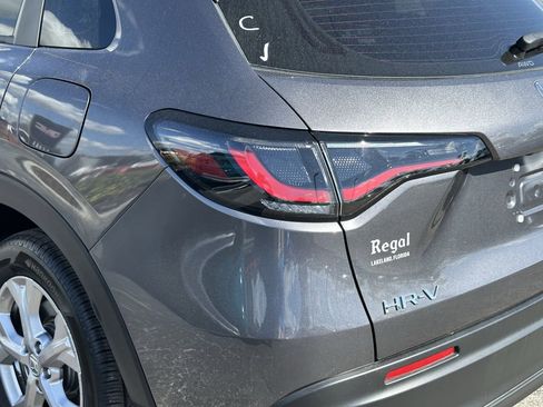 Used 2025 Honda HR-V LX image 9