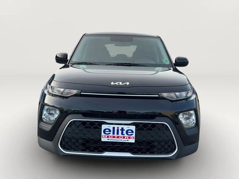 Used 2022 Kia Soul LX image 2