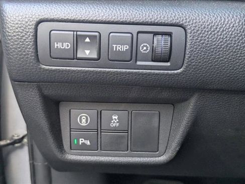 Used 2019 Honda Accord Touring image 10