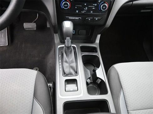Used 2017 Ford Escape SE image 32