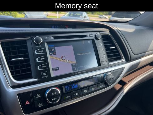 Used 2018 Toyota Highlander Limited FWD image 10