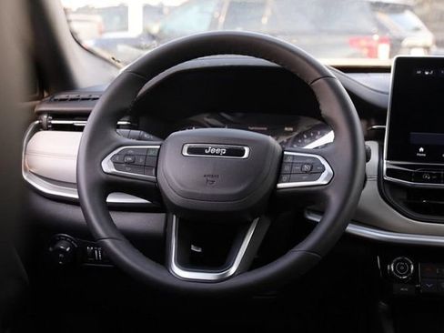 Used 2025 Jeep Compass Limited AWD/4WD image 24