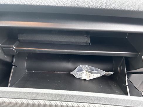 Used 2019 Ford Explorer XLT image 28