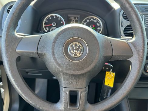 Used 2017 Volkswagen Tiguan Limited image 25