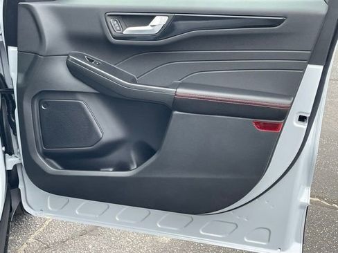New 2025 Ford Escape ST-Line w/ Tech Pack #1 AWD/4WD image 37