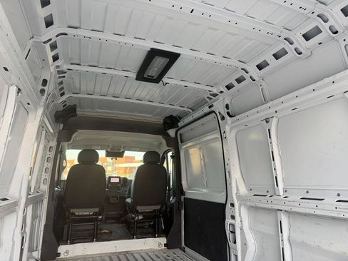 Used 2024 RAM ProMaster 2500 w/ Convenience Group FWD image 12