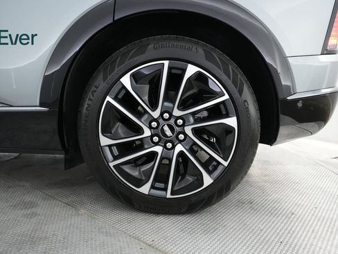 Used 2026 Cadillac Optiq Sport 1 w/ LPO, Floor Liner Package RWD image 9