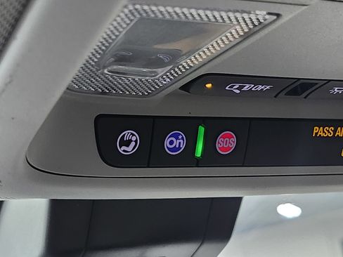 Used 2021 Chevrolet Equinox LS image 34