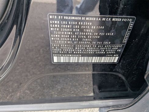 Used 2024 Volkswagen Tiguan SE image 34