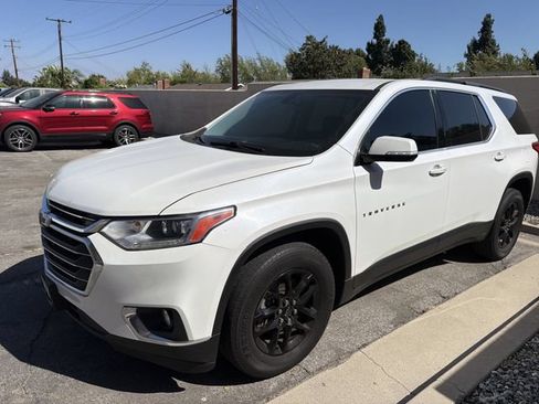 Used 2019 Chevrolet Traverse LT FWD image 2