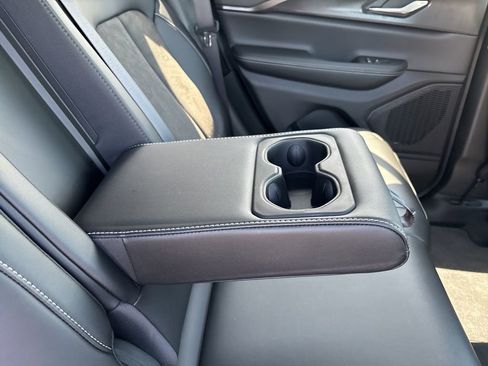 New 2025 Jeep Grand Cherokee Altitude AWD/4WD image 46