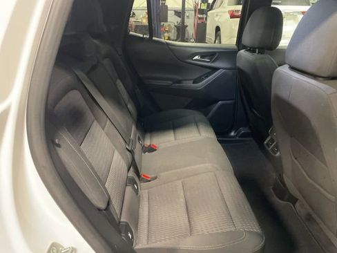 Used 2025 Chevrolet Equinox LT image 36