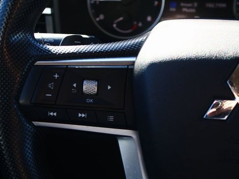 Used 2024 Mitsubishi Outlander ES image 14