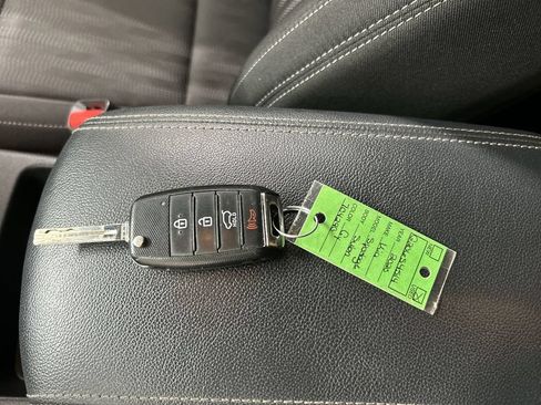 Used 2020 Kia Sportage LX AWD/4WD image 12