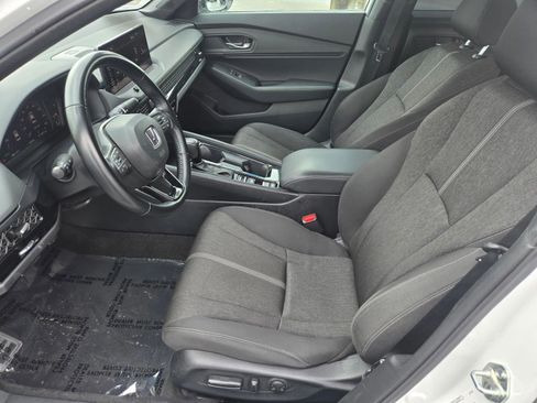 Used 2024 Honda Accord Sport image 11