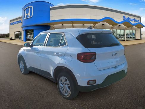 Used 2021 Hyundai Venue SE image 6