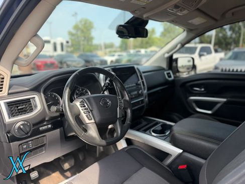 Used 2021 Nissan Titan SV w/ SV Convenience Package AWD/4WD image 13