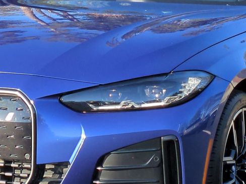 Used 2023 BMW i4 eDrive40 w/ M Sport Package image 6