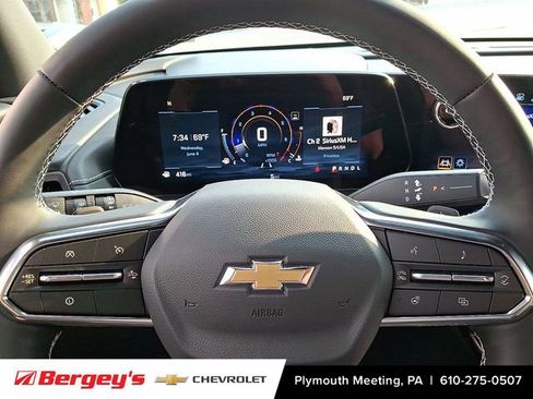 New 2025 Chevrolet Traverse LT w/ Driver Confidence Package image 10