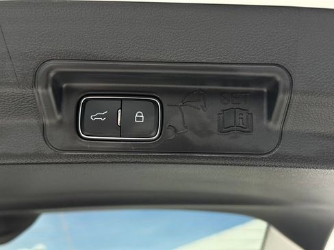 Used 2025 Ford Explorer Active w/ Active Comfort Package AWD/4WD image 17