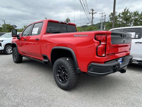 New 2026 Chevrolet Silverado 2500 ZR2 w/ ZR2 Bison Edition AWD/4WD image 4