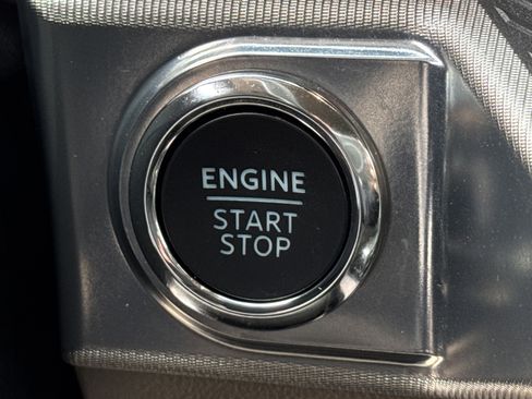 Certified 2025 Ford F150 Platinum w/ Equipment Group 703A Plus image 27