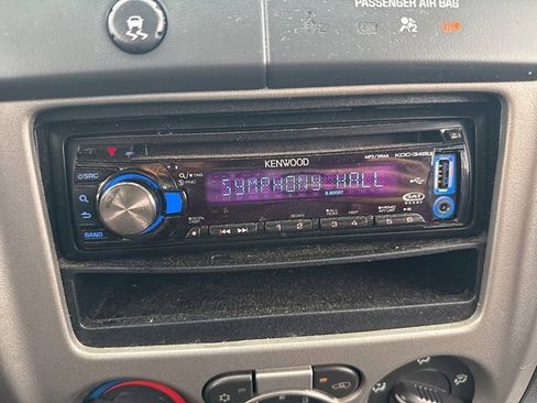 Used 2011 Chevrolet Colorado LT image 19