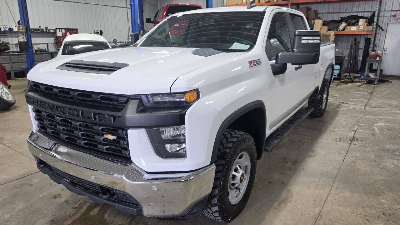 Used 2023 Chevrolet Silverado 2500 W/T w/ WT Convenience Package AWD/4WD image 3