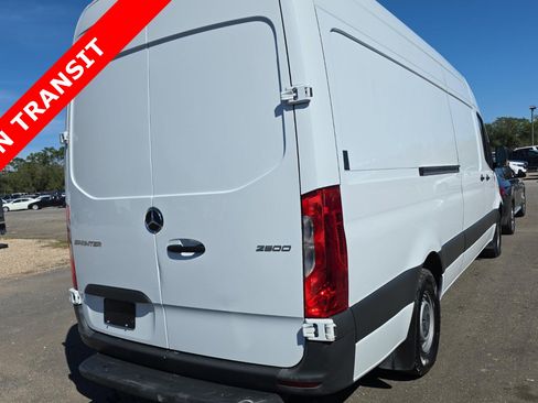Used 2023 Mercedes-Benz Sprinter 2500 image 4
