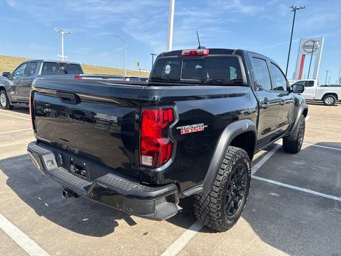 Used 2025 Chevrolet Colorado Trail Boss AWD/4WD image 8