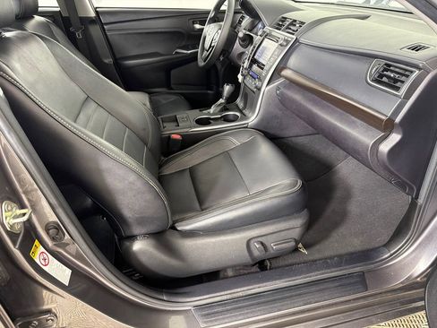 Used 2017 Toyota Camry XLE FWD image 13