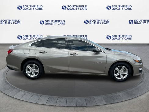 Used 2022 Chevrolet Malibu LT FWD image 8