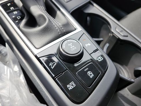 Used 2024 Kia Sportage LX AWD/4WD image 9