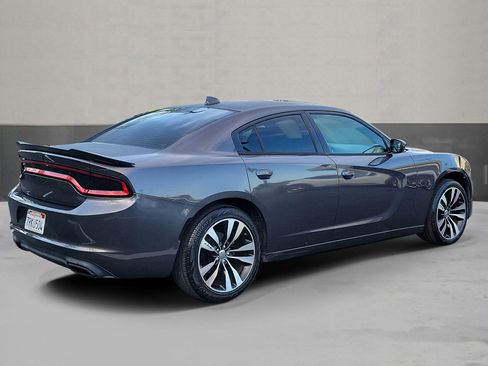 Used 2016 Dodge Charger SXT w/ Navigation & Travel Group RWD image 2