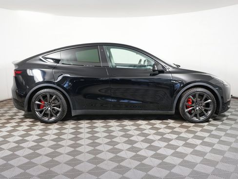 Used 2022 Tesla Model Y Performance image 8
