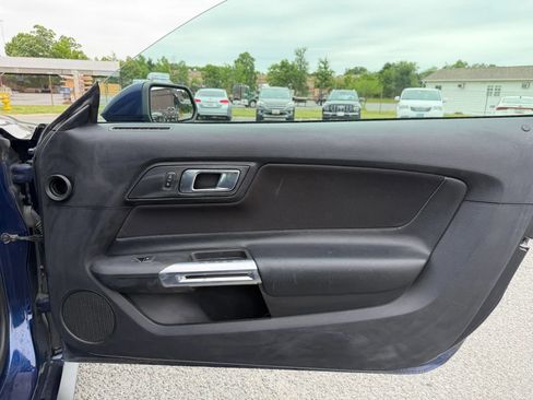 Used 2019 Ford Mustang GT w/ Black Accent Package RWD image 11