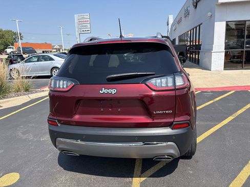Used 2021 Jeep Cherokee Limited w/ Elite Package FWD image 6