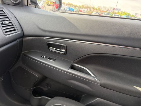 Used 2025 Mitsubishi Outlander Sport ES AWD/4WD image 25