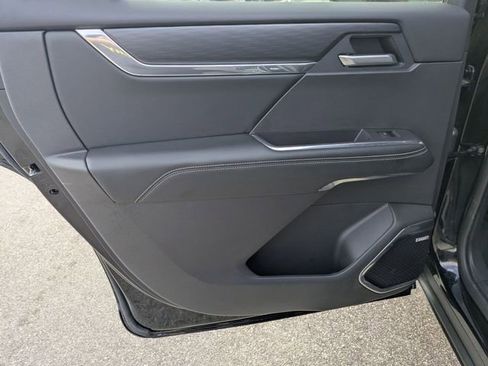 Used 2025 GMC Acadia Elevation FWD image 27