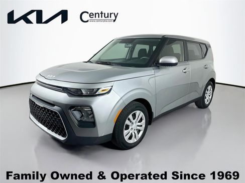 Certified 2022 Kia Soul LX FWD image 1