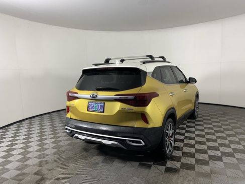 Used 2021 Kia Seltos SX w/ SX Sunroof Package image 3