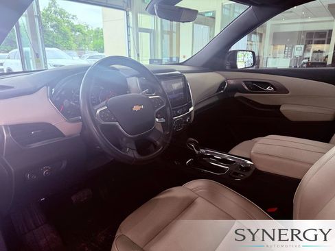 Used 2022 Chevrolet Traverse Premier w/ LPO, Floor Liner Package AWD/4WD image 25