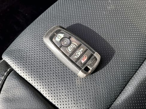 Used 2018 Ford F150 Lariat RWD image 19