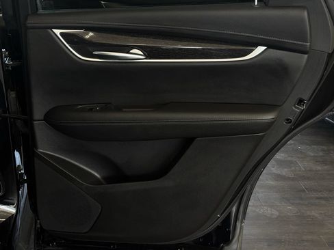 Used 2021 Cadillac XT5 Premium Luxury FWD image 39
